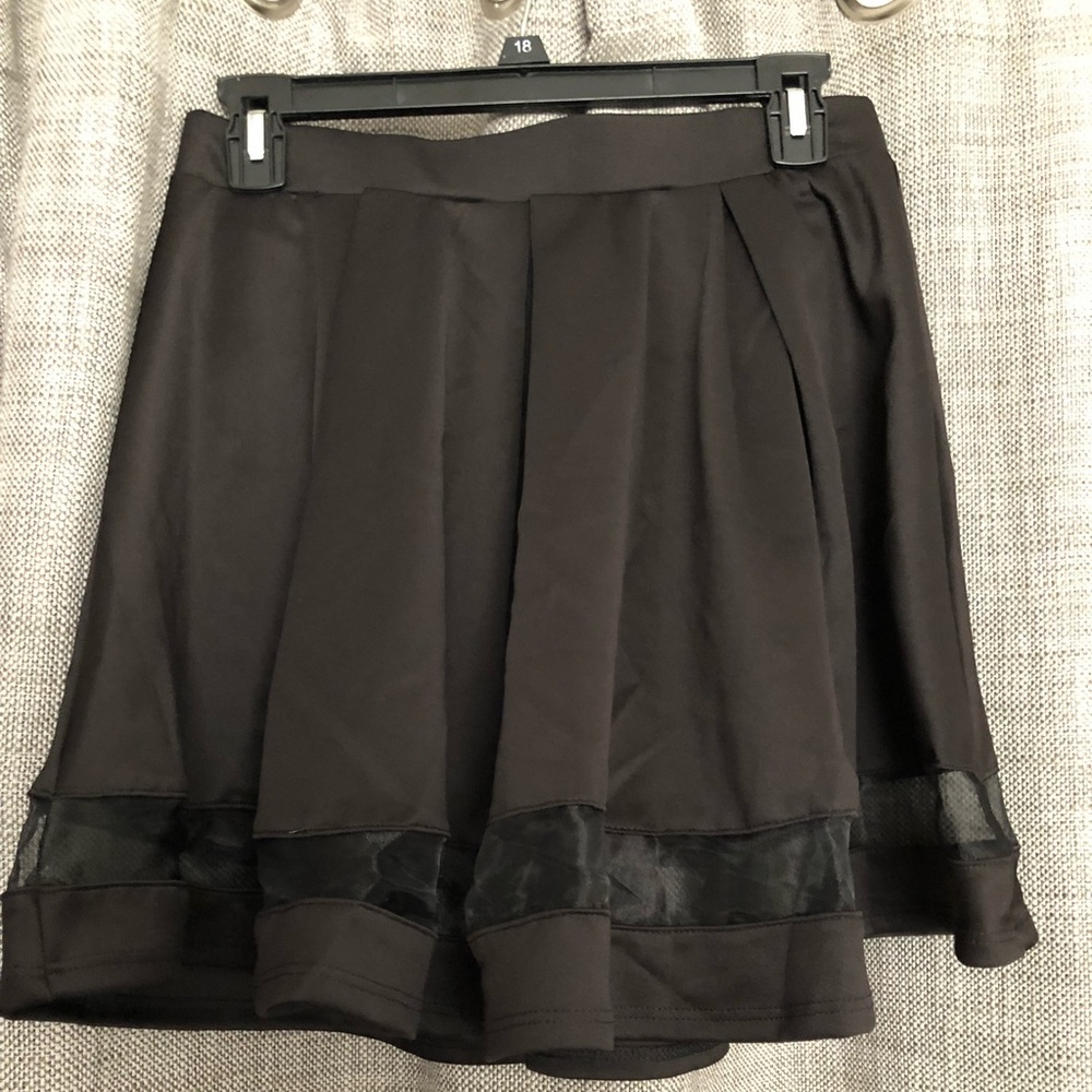 Mini skirt(Never worn )